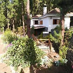 Дом отдыха Floral Garden House *
